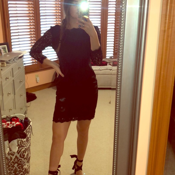 Adrianna Papell Dresses & Skirts - Elegant black dress